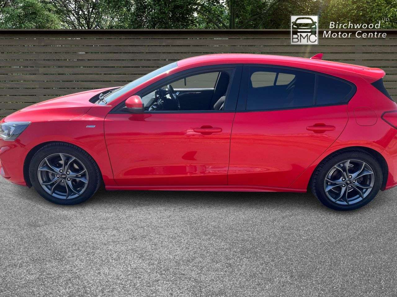 A 2019 FORD FOCUS 1.0T EcoBoost ST-Line Hatchback 5dr Petrol Manual Euro 6 (s/s) (125 ps) SER A 2019 FORD FOCUS 1.0T EcoBoost ST-Line Hatchback 5dr Petrol Manual Euro 6 (s/s) (125 ps) SER
