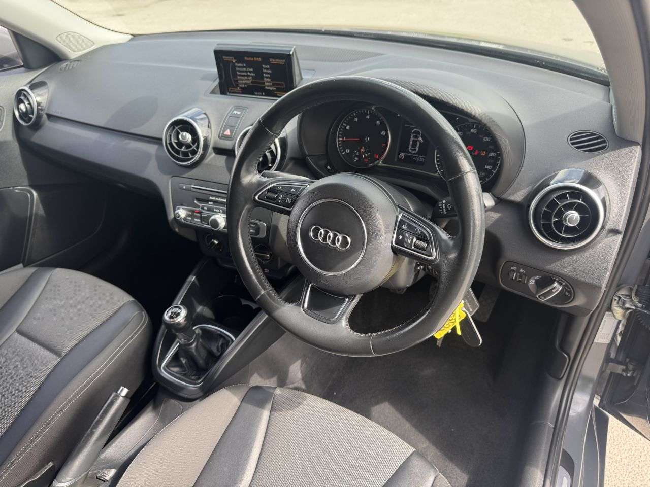 2016 AUDI A1 2016 AUDI A1