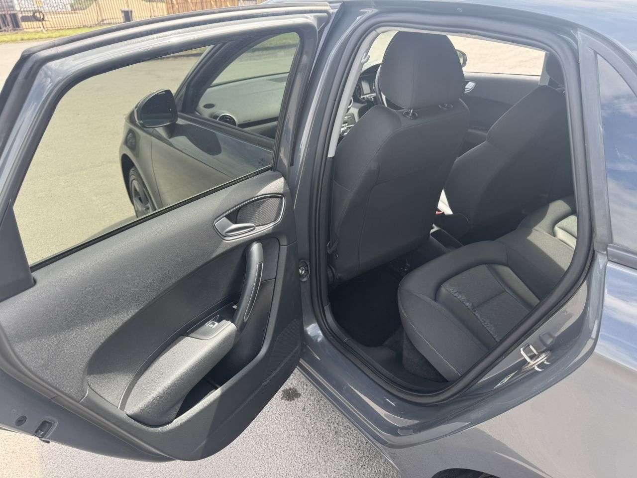 2016 AUDI A1 2016 AUDI A1