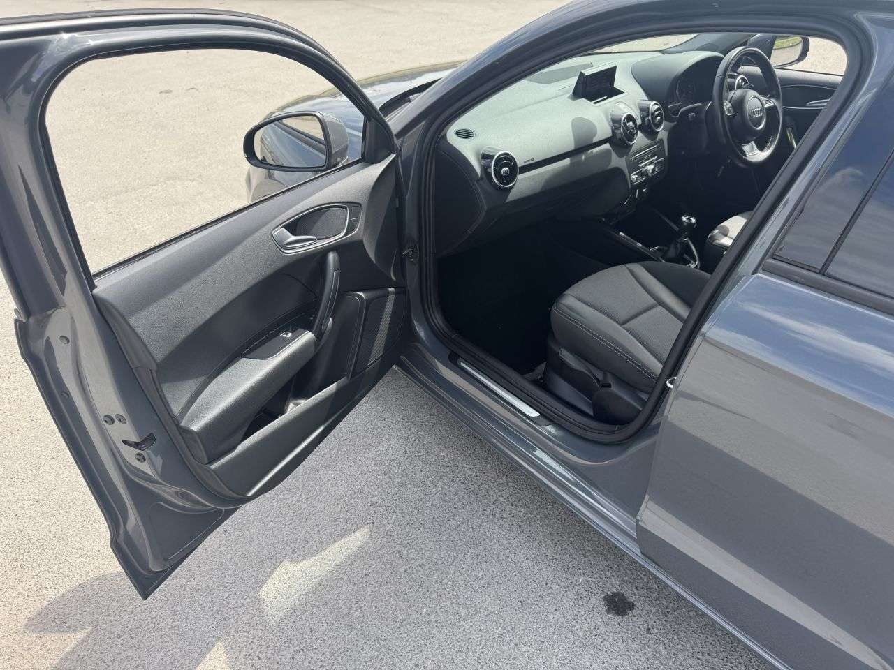 2016 AUDI A1 2016 AUDI A1