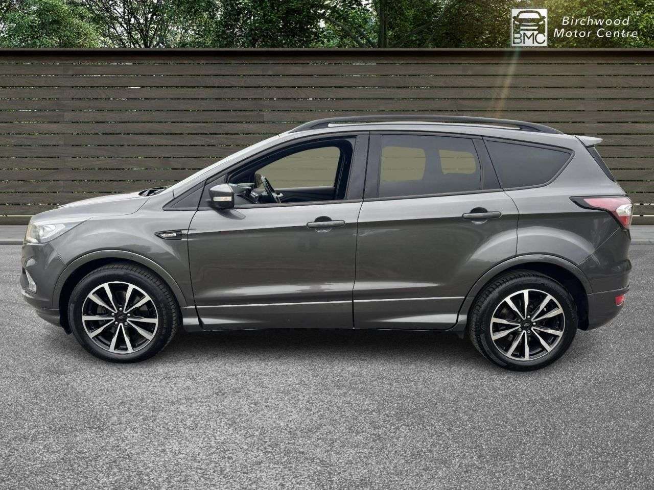 A 2017 FORD KUGA 2.0 TDCi EcoBlue ST-Line SUV 5dr Diesel Manual Euro 6 (s/s) (150 ps) LOW MI A 2017 FORD KUGA 2.0 TDCi EcoBlue ST-Line SUV 5dr Diesel Manual Euro 6 (s/s) (150 ps) LOW MI