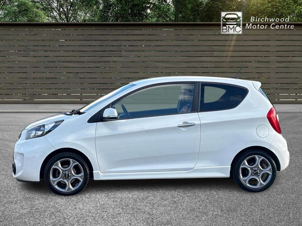 A 2016 KIA PICANTO 1.25 Chilli Hatchback 3dr Petrol Auto Euro 6 (84 bhp) A 2016 KIA PICANTO 1.25 Chilli Hatchback 3dr Petrol Auto Euro 6 (84 bhp)
