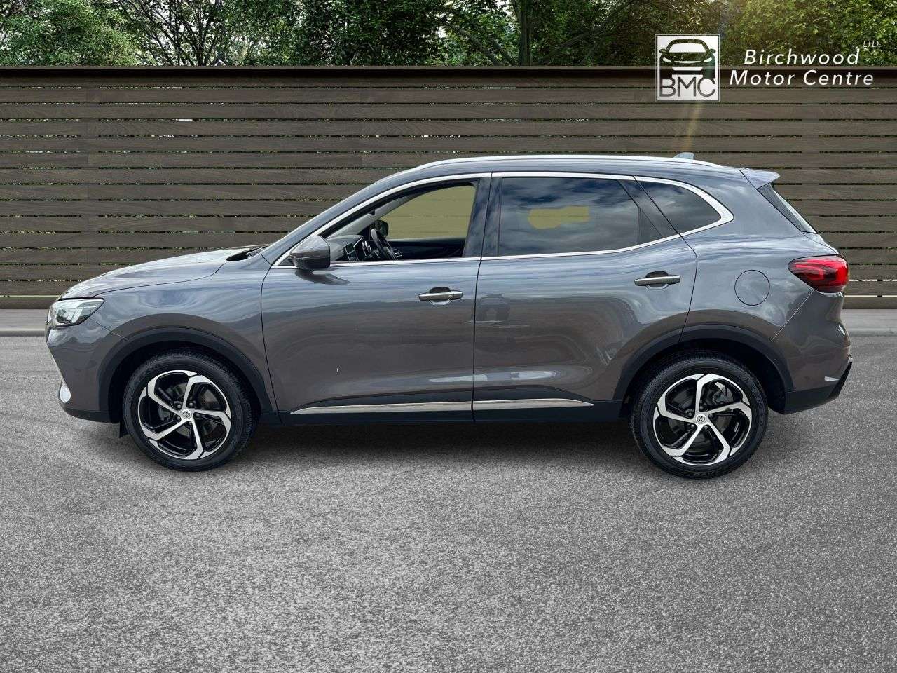 A 2024 MG MG HS 1.5 T-GDI Trophy SUV 5dr Petrol DCT Euro 6 (s/s) (162 ps) FULL SERVICE HIST A 2024 MG MG HS 1.5 T-GDI Trophy SUV 5dr Petrol DCT Euro 6 (s/s) (162 ps) FULL SERVICE HIST
