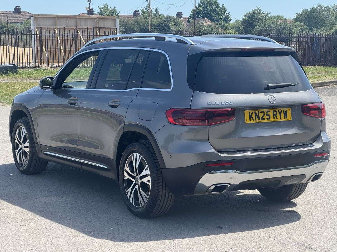 2025 MERCEDES-BENZ GLB 2025 MERCEDES-BENZ GLB