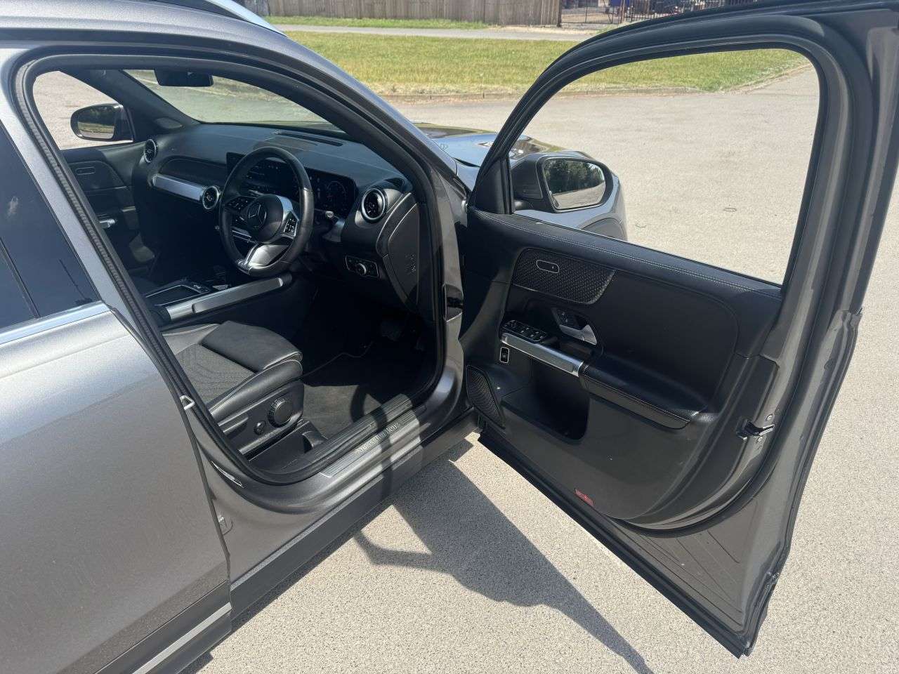 2025 MERCEDES-BENZ GLB 2025 MERCEDES-BENZ GLB