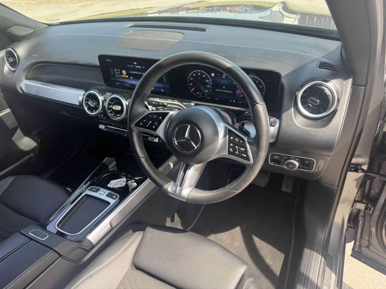 2025 MERCEDES-BENZ GLB 2025 MERCEDES-BENZ GLB