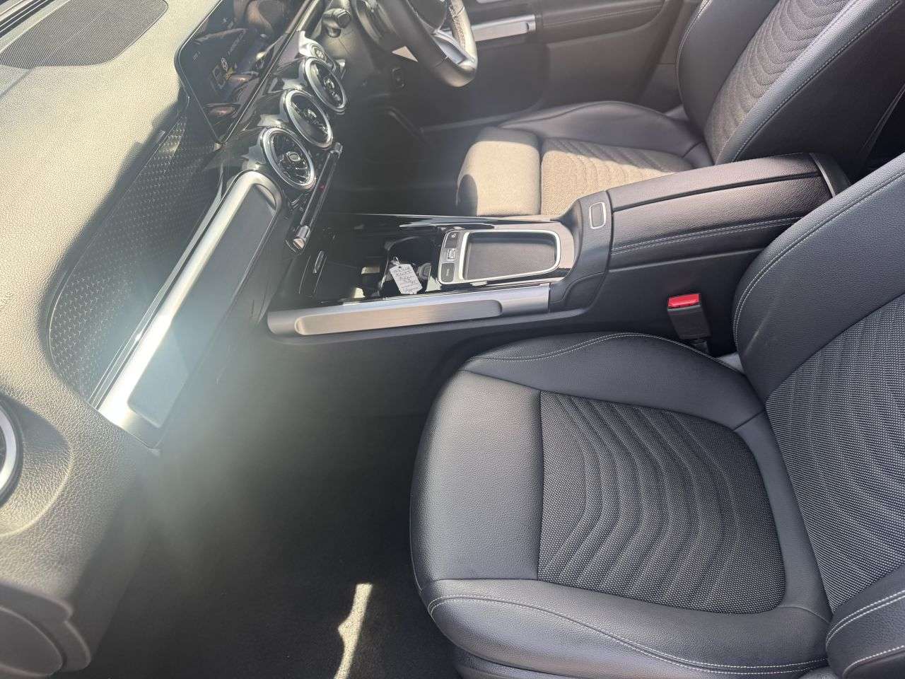 2025 MERCEDES-BENZ GLB 2025 MERCEDES-BENZ GLB