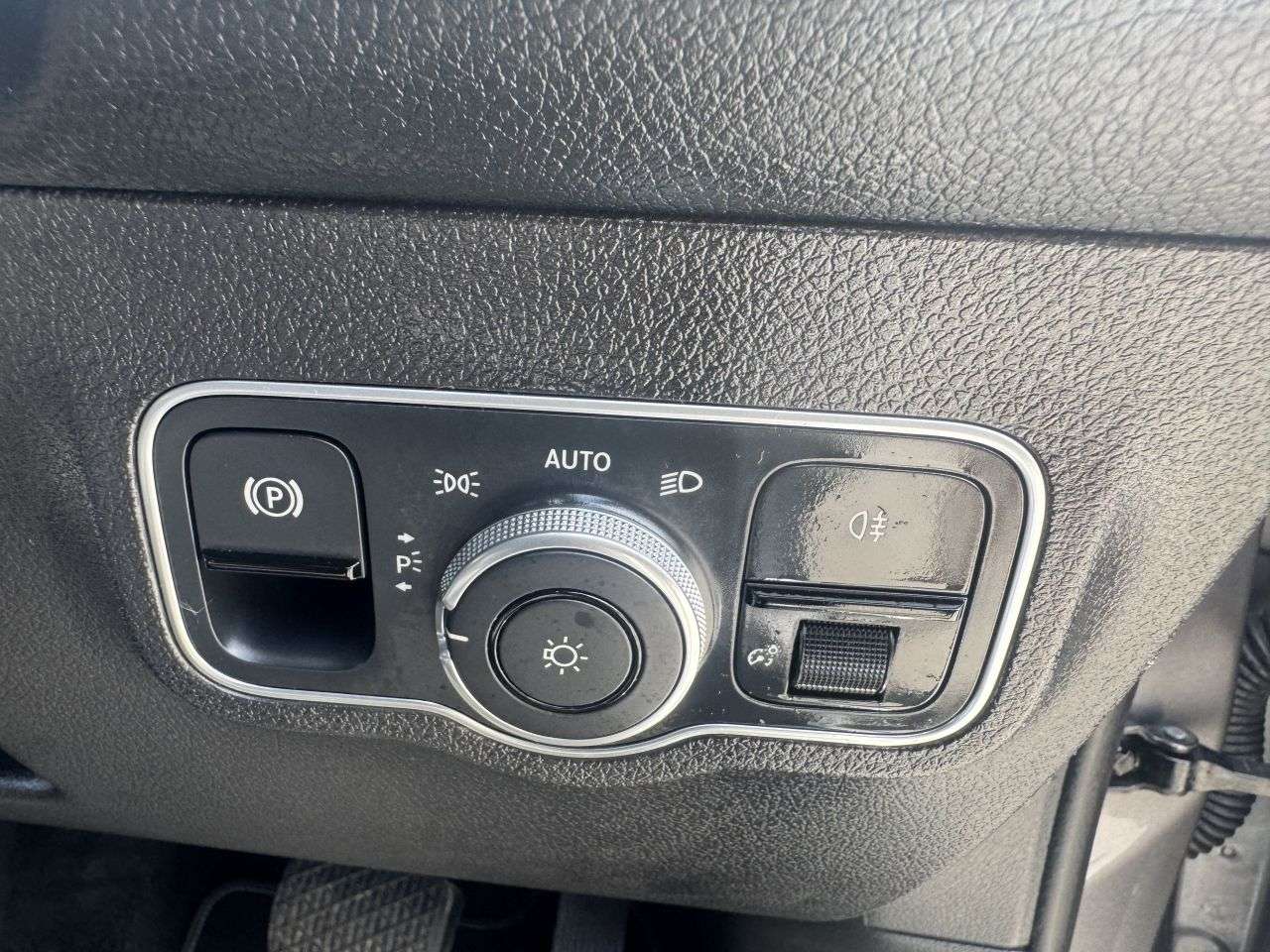 2025 MERCEDES-BENZ GLB 2025 MERCEDES-BENZ GLB
