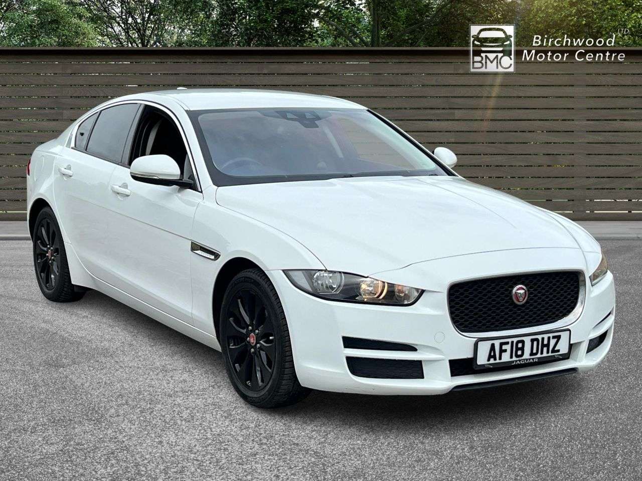 A 2018 JAGUAR XE 2.0d SE Saloon 4dr Diesel Auto Euro 6 (s/s) (163 ps) SATALITE NAVIGATION UL A 2018 JAGUAR XE 2.0d SE Saloon 4dr Diesel Auto Euro 6 (s/s) (163 ps) SATALITE NAVIGATION UL
