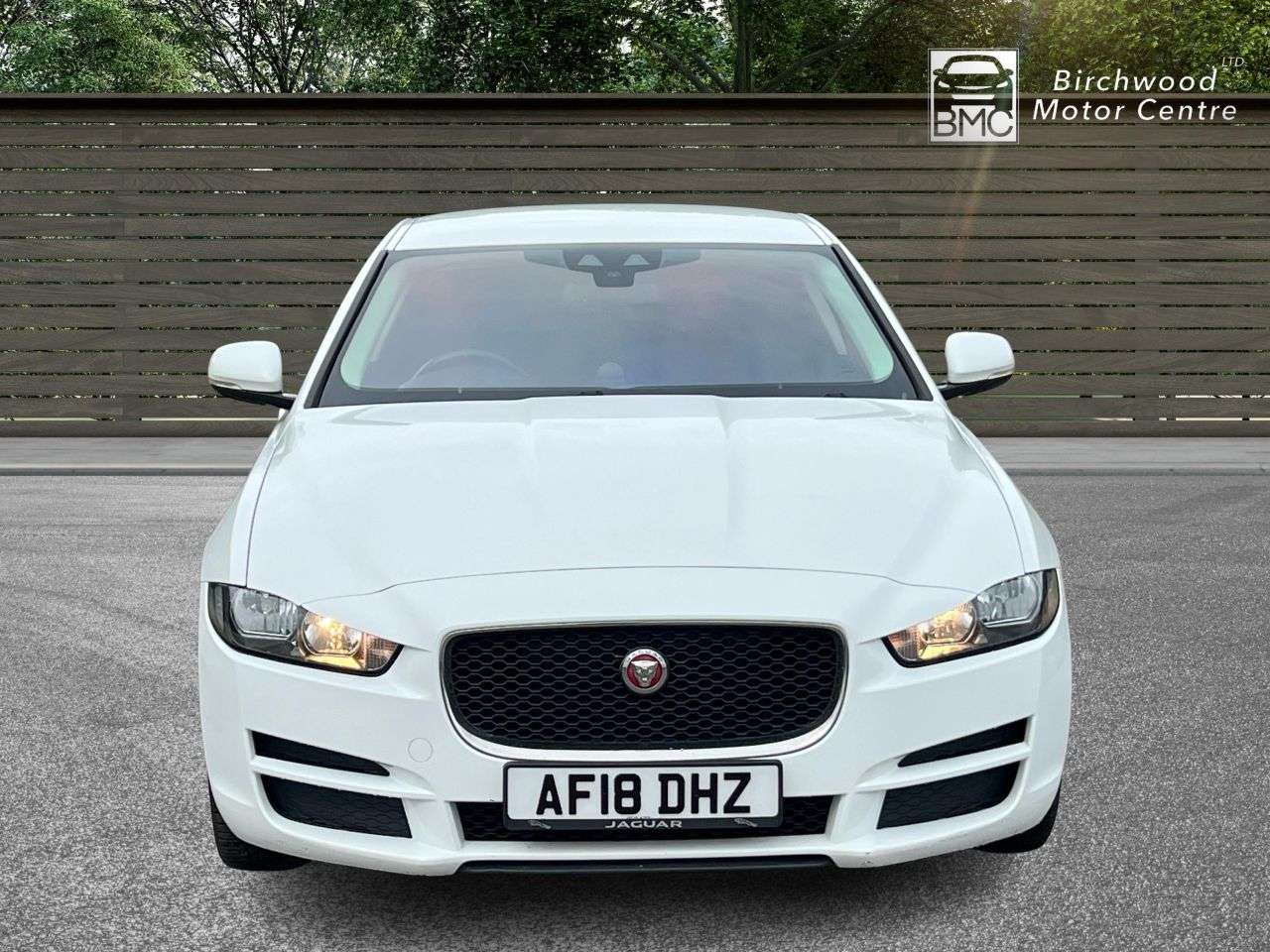 A 2018 JAGUAR XE 2.0d SE Saloon 4dr Diesel Auto Euro 6 (s/s) (163 ps) SATALITE NAVIGATION UL A 2018 JAGUAR XE 2.0d SE Saloon 4dr Diesel Auto Euro 6 (s/s) (163 ps) SATALITE NAVIGATION UL