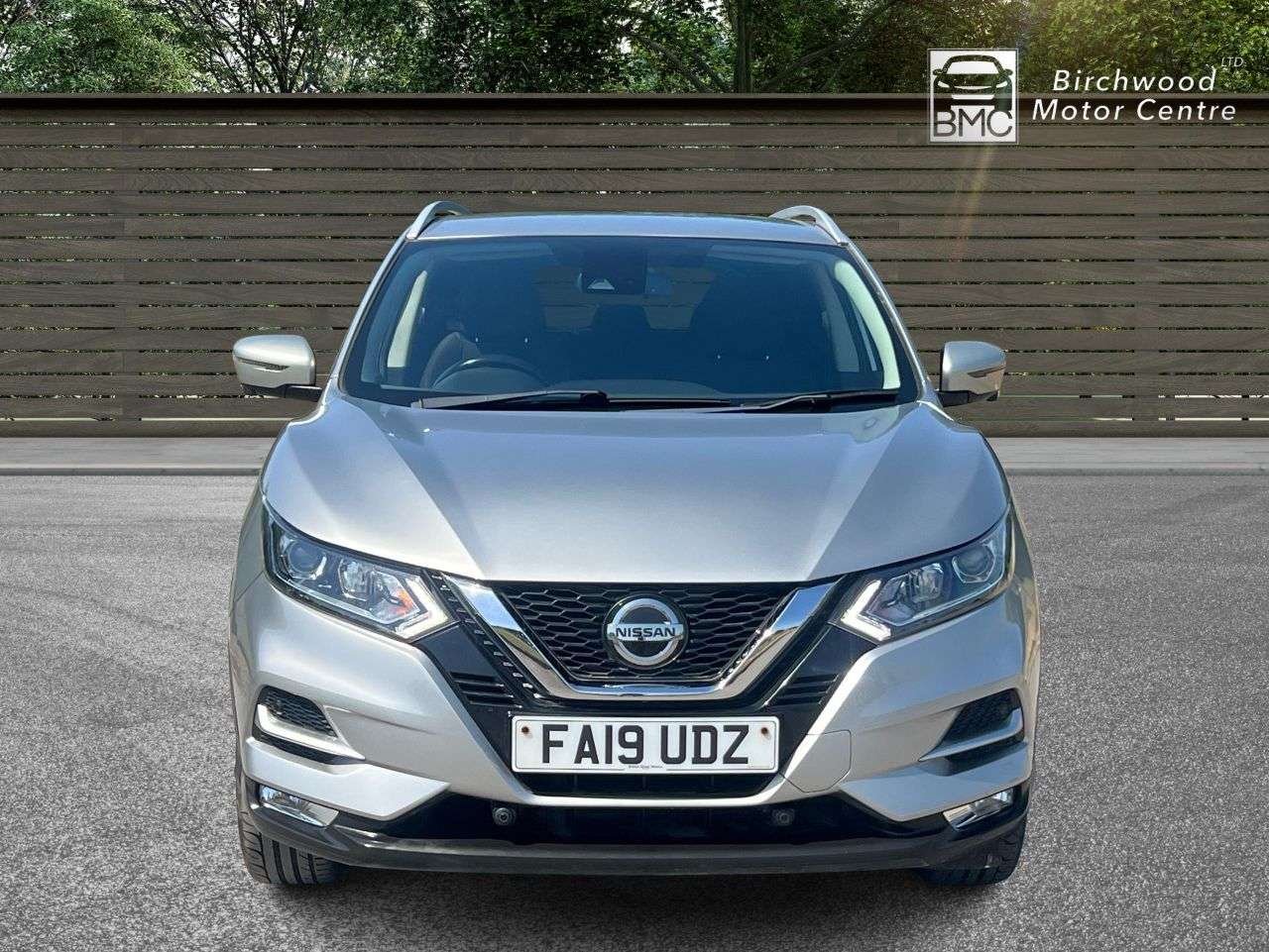 A 2019 NISSAN QASHQAI 1.3 DIG-T N-Connecta SUV 5dr Petrol Manual Euro 6 (s/s) (140 ps) AIR CONDIT A 2019 NISSAN QASHQAI 1.3 DIG-T N-Connecta SUV 5dr Petrol Manual Euro 6 (s/s) (140 ps) AIR CONDIT