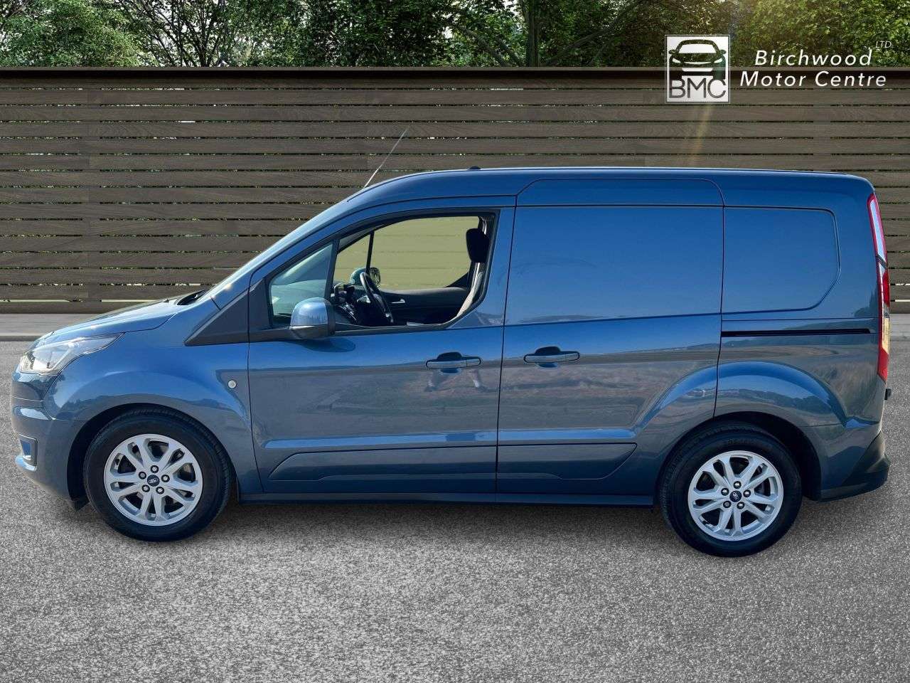 A 2019 FORD TRANSIT CONNECT 1.5 200 EcoBlue Limited Panel Van 5dr Diesel Manual L1 Euro 6 (s/s) (120 ps A 2019 FORD TRANSIT CONNECT 1.5 200 EcoBlue Limited Panel Van 5dr Diesel Manual L1 Euro 6 (s/s) (120 ps