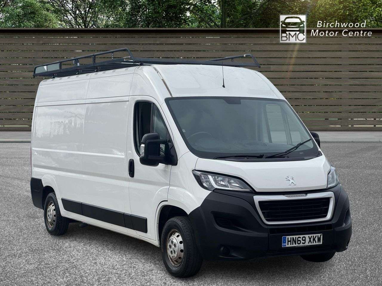 A 2020 PEUGEOT BOXER 2.2 BlueHDi 335 Professional Panel Van 5dr Diesel Manual L3 H2 Euro 6 (s/s) A 2020 PEUGEOT BOXER 2.2 BlueHDi 335 Professional Panel Van 5dr Diesel Manual L3 H2 Euro 6 (s/s)