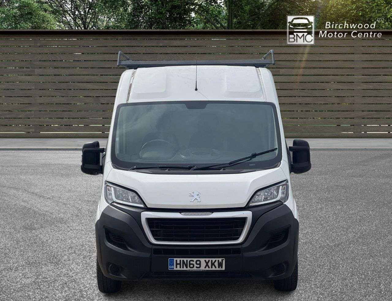 A 2020 PEUGEOT BOXER 2.2 BlueHDi 335 Professional Panel Van 5dr Diesel Manual L3 H2 Euro 6 (s/s) A 2020 PEUGEOT BOXER 2.2 BlueHDi 335 Professional Panel Van 5dr Diesel Manual L3 H2 Euro 6 (s/s)
