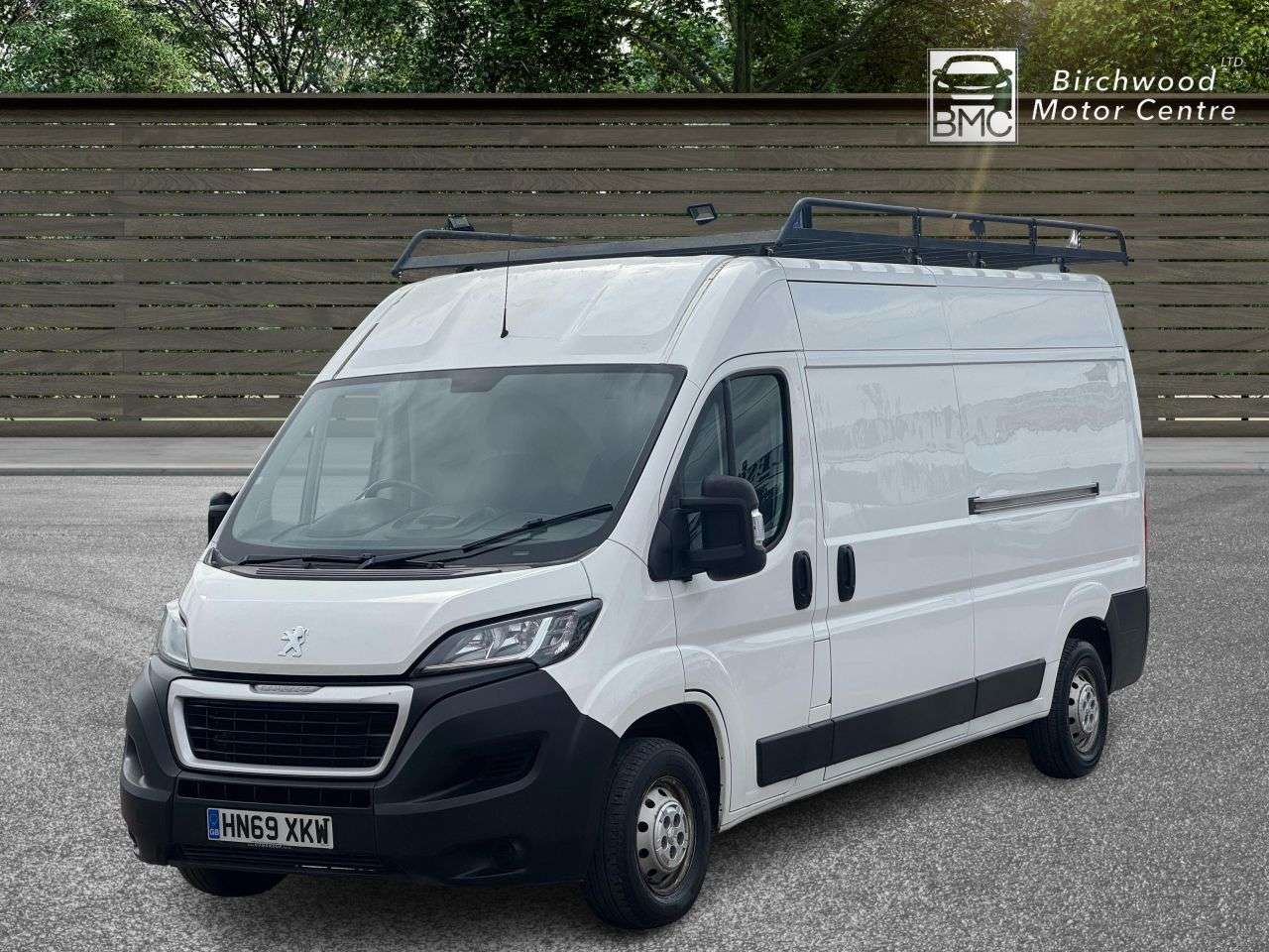 A 2020 PEUGEOT BOXER 2.2 BlueHDi 335 Professional Panel Van 5dr Diesel Manual L3 H2 Euro 6 (s/s) A 2020 PEUGEOT BOXER 2.2 BlueHDi 335 Professional Panel Van 5dr Diesel Manual L3 H2 Euro 6 (s/s)