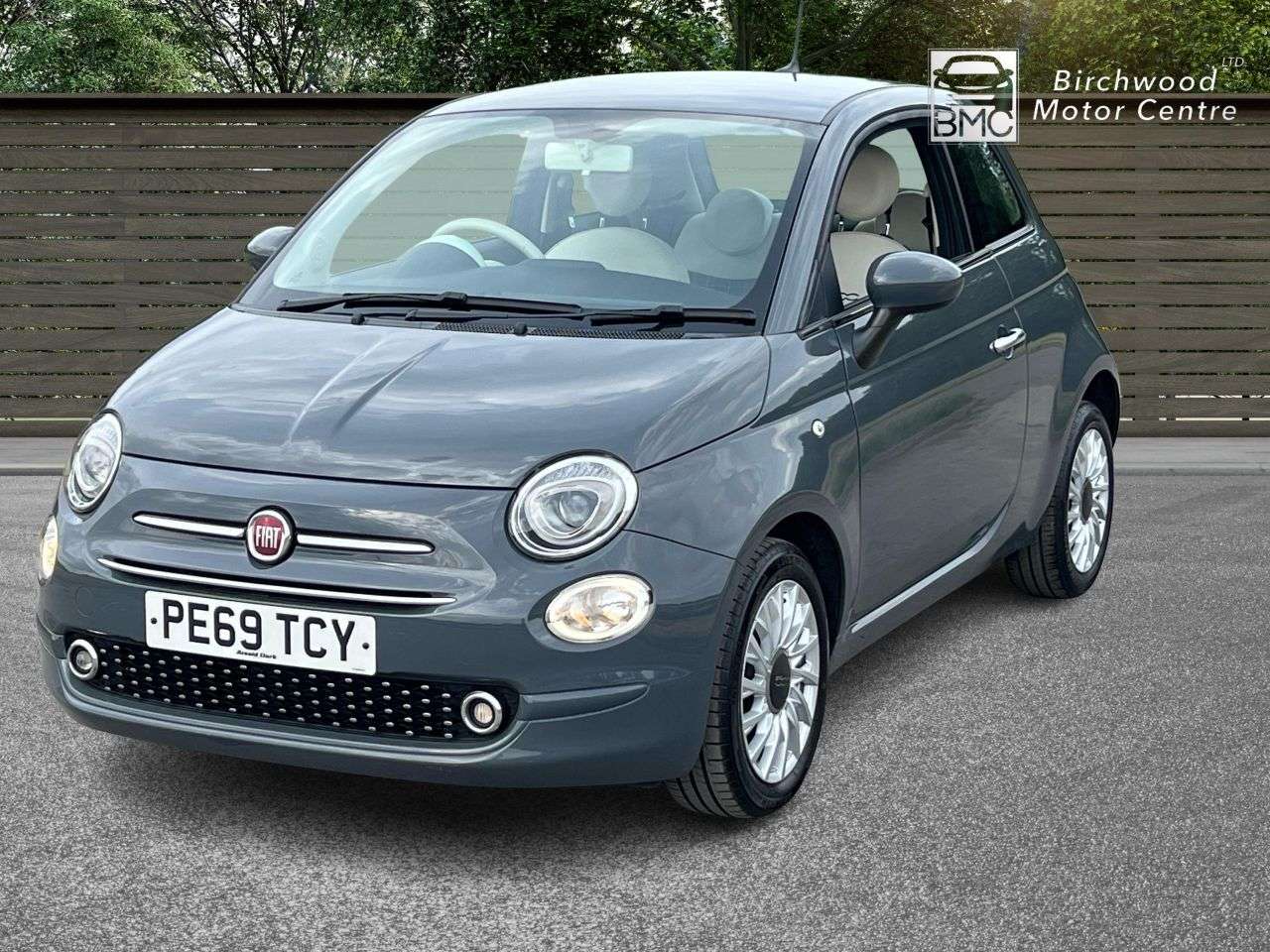 A 2019 FIAT 500 1.2 Lounge Hatchback 3dr Petrol Manual Euro 6 (s/s) (69 bhp) A 2019 FIAT 500 1.2 Lounge Hatchback 3dr Petrol Manual Euro 6 (s/s) (69 bhp)