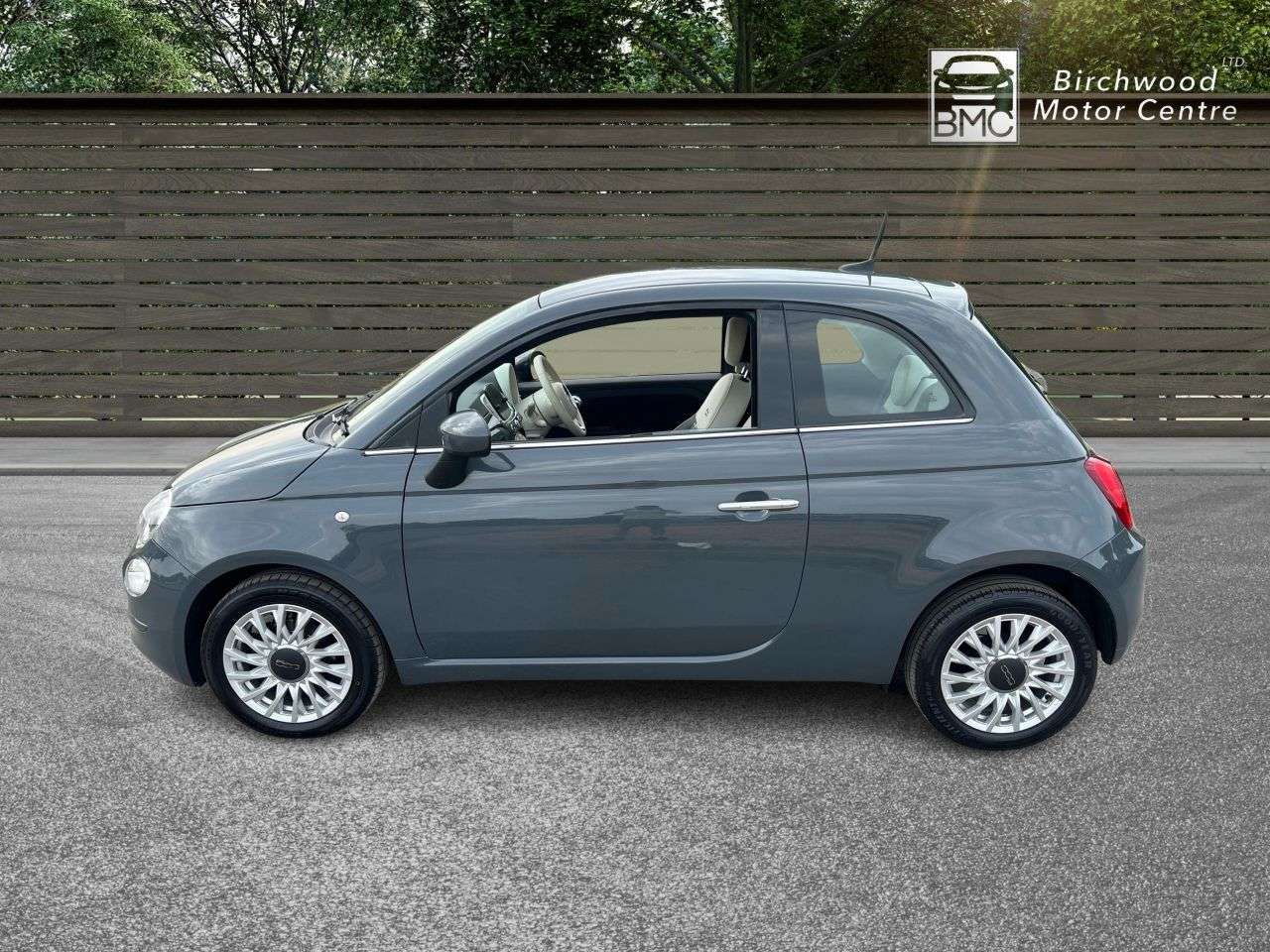 A 2019 FIAT 500 1.2 Lounge Hatchback 3dr Petrol Manual Euro 6 (s/s) (69 bhp) A 2019 FIAT 500 1.2 Lounge Hatchback 3dr Petrol Manual Euro 6 (s/s) (69 bhp)