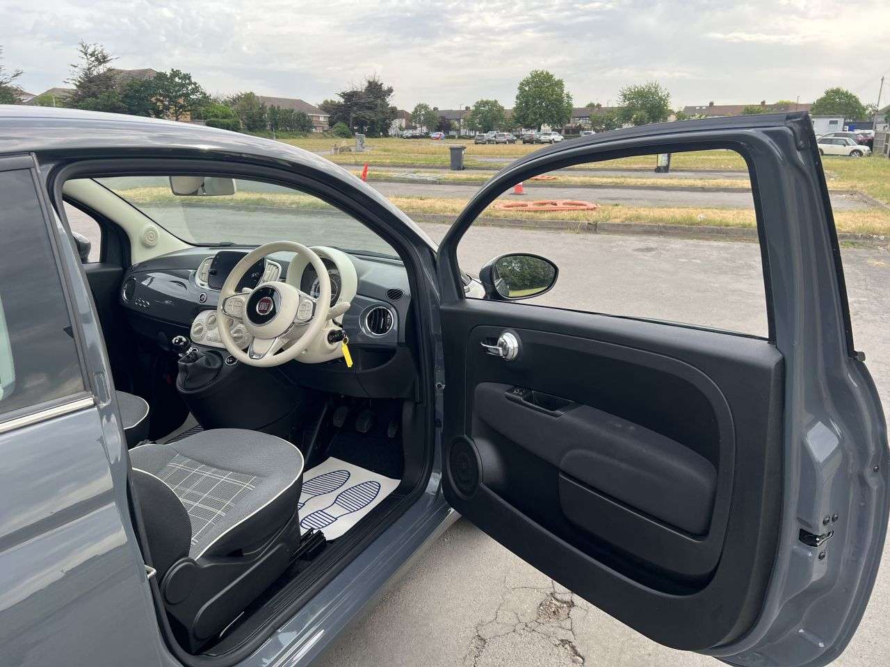 2019 FIAT 500 2019 FIAT 500