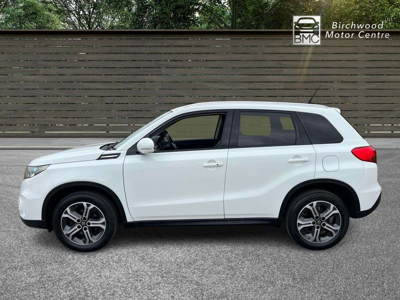 A 2018 SUZUKI VITARA 1.6 SZ5 SUV 5dr Petrol Auto ALLGRIP Euro 6 (s/s) (120 ps) AIR CONDITION A 2018 SUZUKI VITARA 1.6 SZ5 SUV 5dr Petrol Auto ALLGRIP Euro 6 (s/s) (120 ps) AIR CONDITION