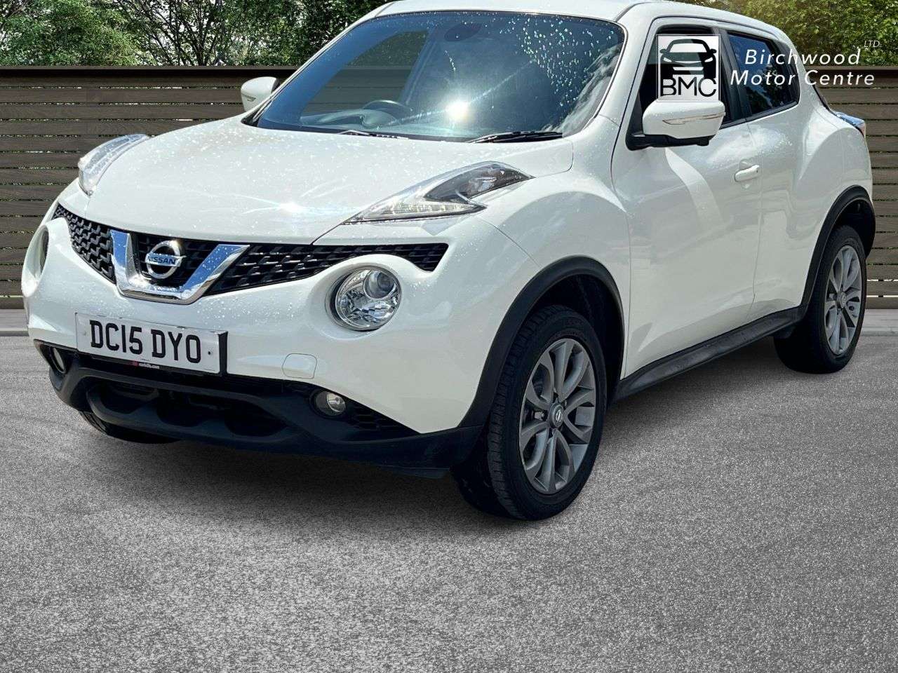 A 2015 NISSAN JUKE 1.6 Tekna SUV 5dr Petrol XTRON Euro 6 (117 ps) AIR CONDITIONING BLUETOOTH U A 2015 NISSAN JUKE 1.6 Tekna SUV 5dr Petrol XTRON Euro 6 (117 ps) AIR CONDITIONING BLUETOOTH U