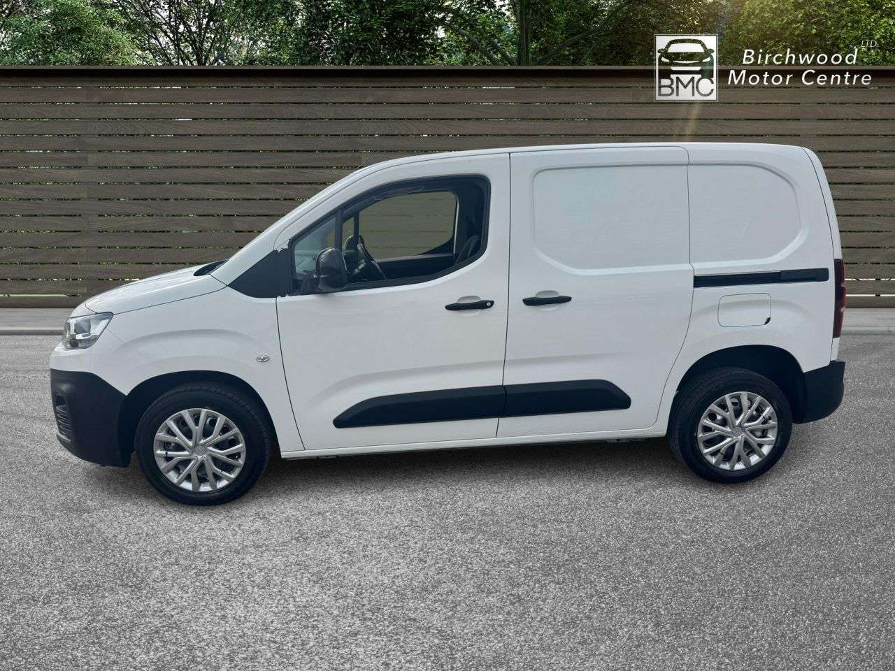 A 2022 CITROEN BERLINGO 1.5 BlueHDi 1000 Enterprise M Pro Panel Van 5dr Diesel Manual SWB Euro 6 (s A 2022 CITROEN BERLINGO 1.5 BlueHDi 1000 Enterprise M Pro Panel Van 5dr Diesel Manual SWB Euro 6 (s
