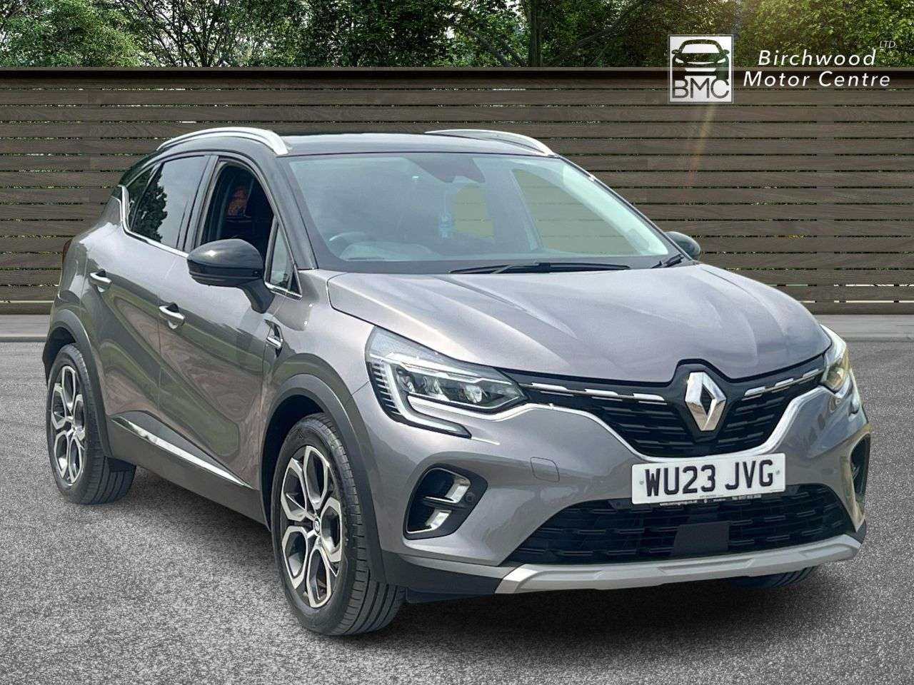 A 2023 RENAULT CAPTUR 1.6 E-TECH techno SUV 5dr Petrol Hybrid Auto Euro 6 (s/s) (145 ps) SUV A 2023 RENAULT CAPTUR 1.6 E-TECH techno SUV 5dr Petrol Hybrid Auto Euro 6 (s/s) (145 ps) SUV