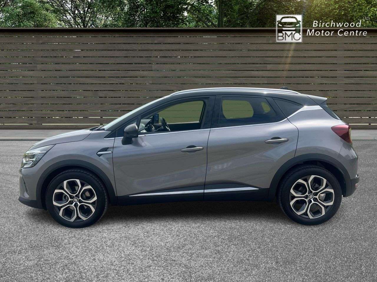 A 2023 RENAULT CAPTUR 1.6 E-TECH techno SUV 5dr Petrol Hybrid Auto Euro 6 (s/s) (145 ps) SUV A 2023 RENAULT CAPTUR 1.6 E-TECH techno SUV 5dr Petrol Hybrid Auto Euro 6 (s/s) (145 ps) SUV