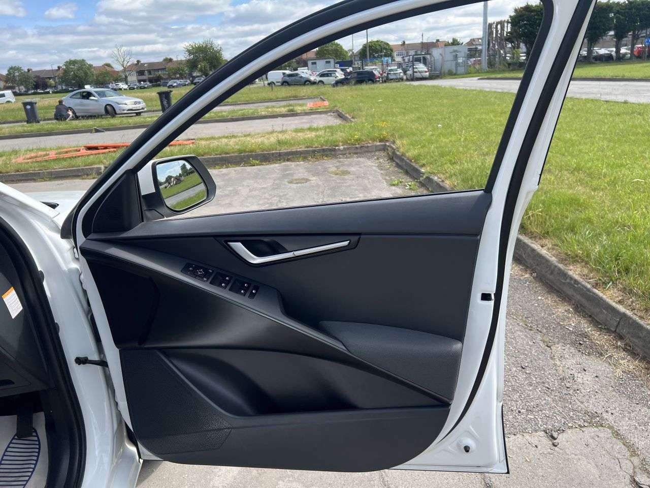 2023 KIA NIRO 2023 KIA NIRO