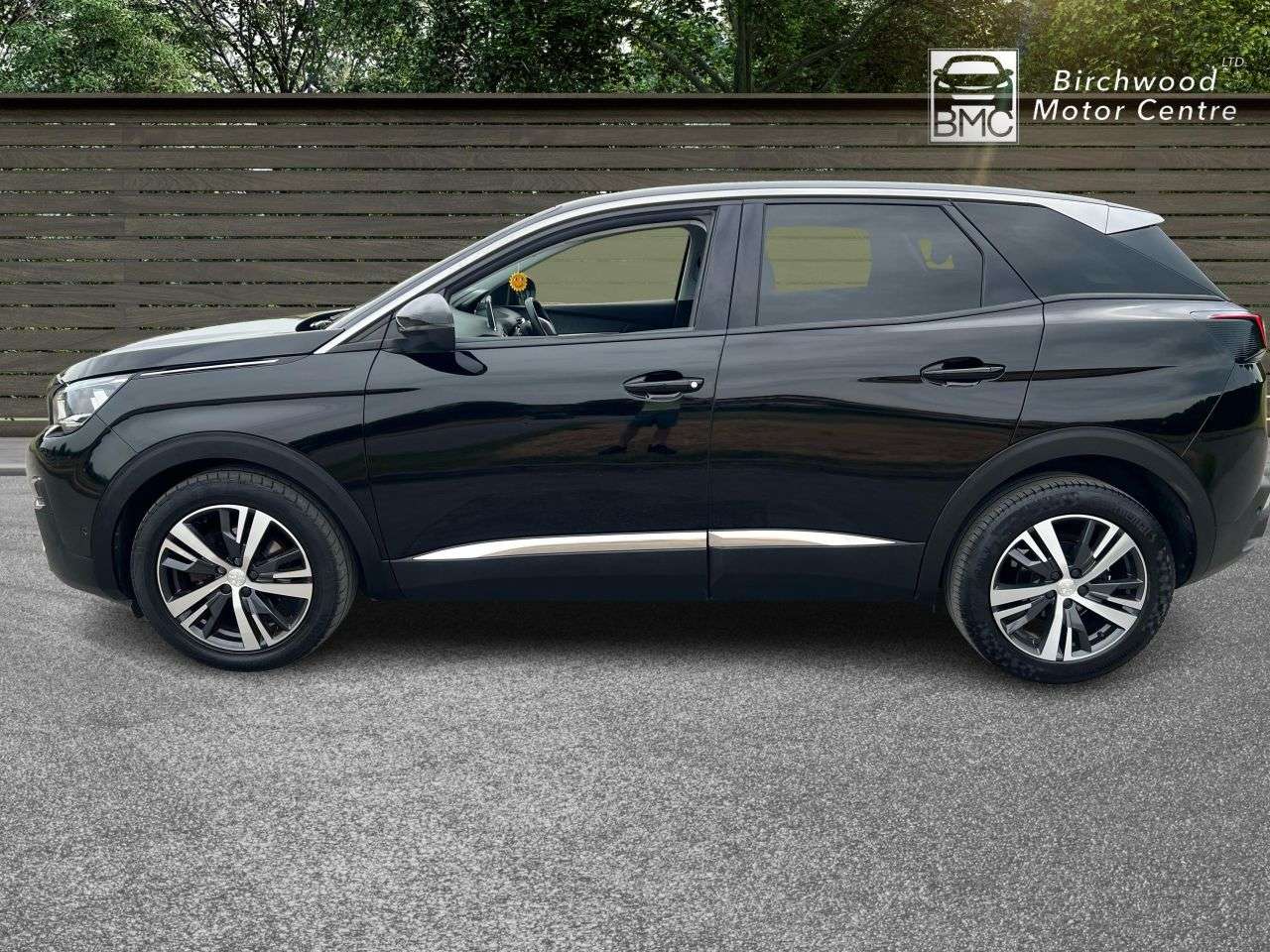 A 2018 PEUGEOT 3008 1.6 BlueHDi Allure SUV 5dr Diesel Manual Euro 6 (s/s) (120 ps) A 2018 PEUGEOT 3008 1.6 BlueHDi Allure SUV 5dr Diesel Manual Euro 6 (s/s) (120 ps)