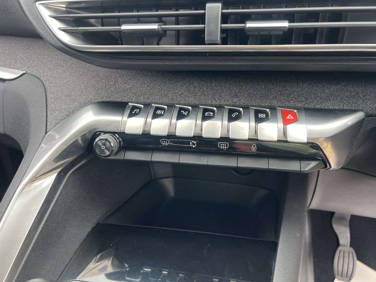 2018 PEUGEOT 3008 2018 PEUGEOT 3008