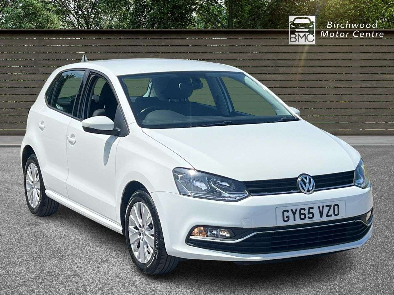 A 2015 VOLKSWAGEN POLO 1.2 TSI BlueMotion Tech SE Hatchback 5dr Petrol Manual Euro 6 (s/s) (90 ps) A 2015 VOLKSWAGEN POLO 1.2 TSI BlueMotion Tech SE Hatchback 5dr Petrol Manual Euro 6 (s/s) (90 ps)