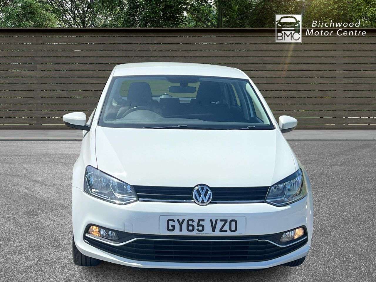 A 2015 VOLKSWAGEN POLO 1.2 TSI BlueMotion Tech SE Hatchback 5dr Petrol Manual Euro 6 (s/s) (90 ps) A 2015 VOLKSWAGEN POLO 1.2 TSI BlueMotion Tech SE Hatchback 5dr Petrol Manual Euro 6 (s/s) (90 ps)