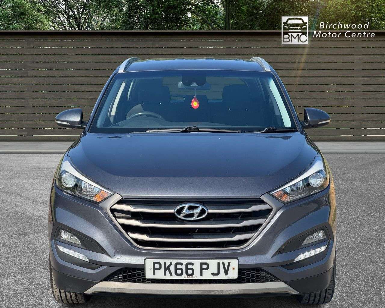 A 2016 HYUNDAI TUCSON 1.7 CRDi Blue Drive SE Nav SUV 5dr Diesel Manual Euro 6 (s/s) (116 ps) SERV A 2016 HYUNDAI TUCSON 1.7 CRDi Blue Drive SE Nav SUV 5dr Diesel Manual Euro 6 (s/s) (116 ps) SERV