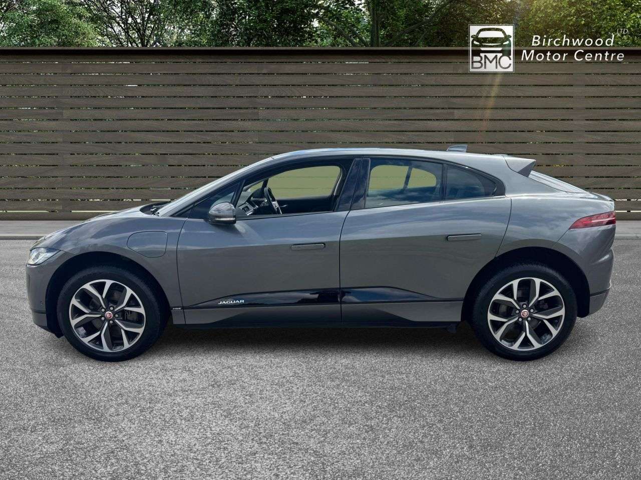 A 2020 JAGUAR I-PACE 400 90kWh HSE SUV 5dr Electric Auto 4WD (400 ps) SERVICE HISTORY A 2020 JAGUAR I-PACE 400 90kWh HSE SUV 5dr Electric Auto 4WD (400 ps) SERVICE HISTORY