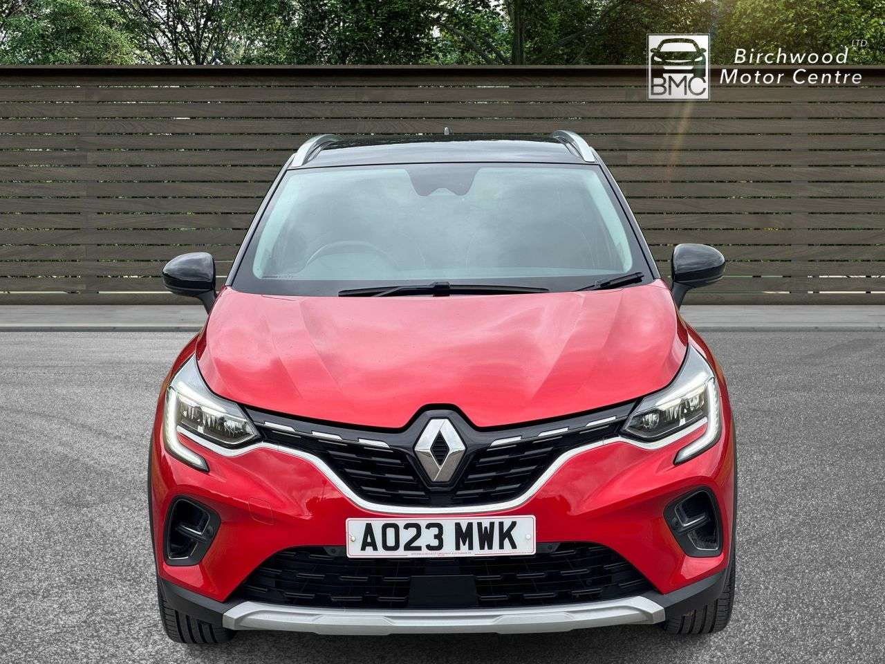 A 2023 RENAULT CAPTUR 1.6 E-TECH techno SUV 5dr Petrol Hybrid Auto Euro 6 (s/s) (145 ps) FULL SER A 2023 RENAULT CAPTUR 1.6 E-TECH techno SUV 5dr Petrol Hybrid Auto Euro 6 (s/s) (145 ps) FULL SER
