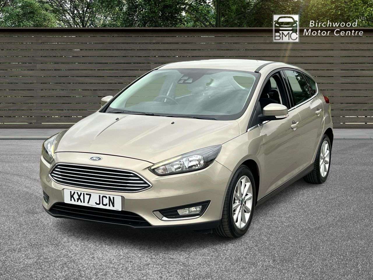 A 2017 FORD FOCUS 1.0T EcoBoost Titanium Hatchback 5dr Petrol Manual Euro 6 (s/s) (125 ps) SE A 2017 FORD FOCUS 1.0T EcoBoost Titanium Hatchback 5dr Petrol Manual Euro 6 (s/s) (125 ps) SE