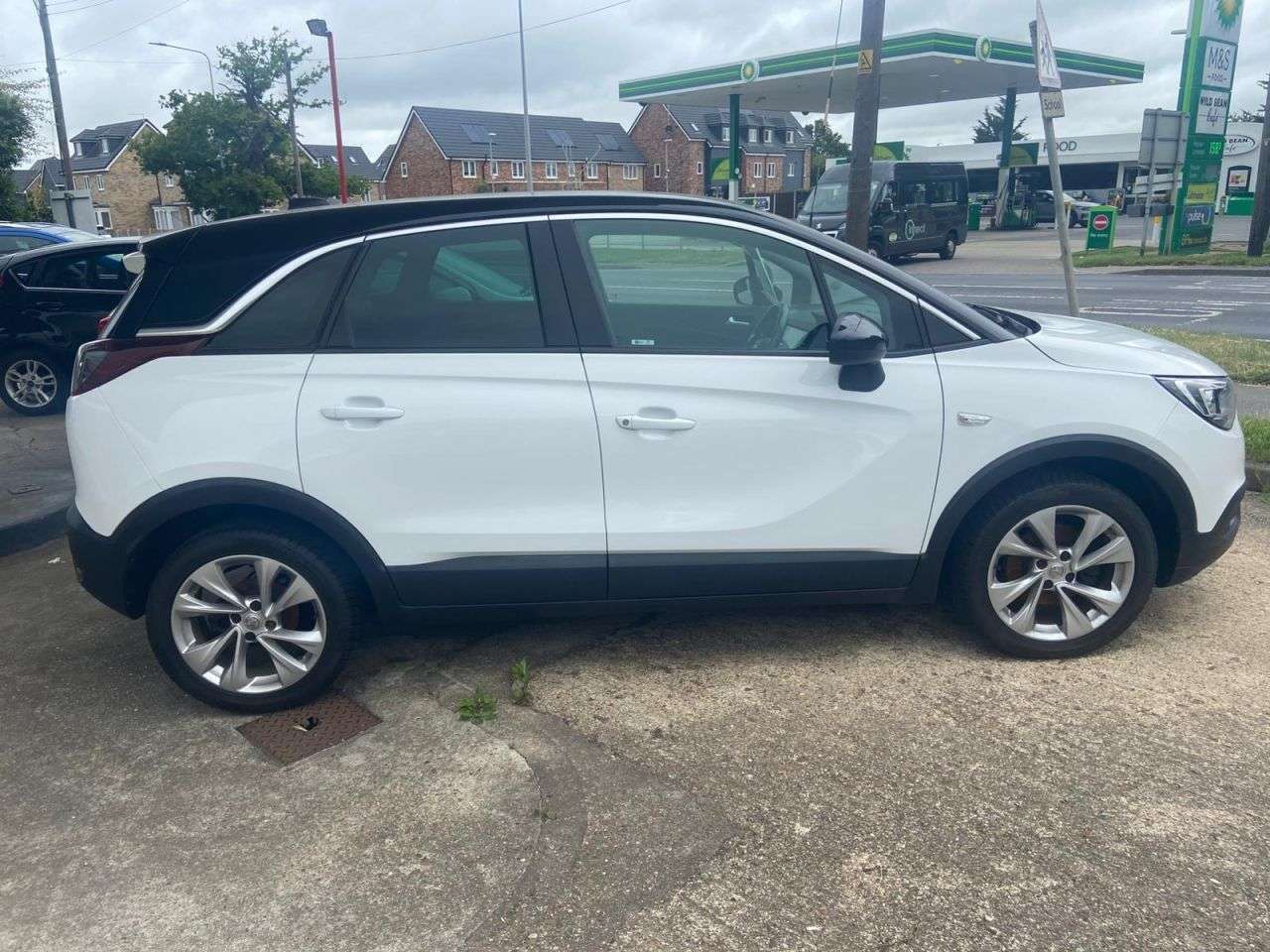 A 2018 VAUXHALL CROSSLAND X 1.6 Turbo D Tech Line Nav SUV 5dr Diesel Manual Euro 6 (s/s) (120 ps) LOW M A 2018 VAUXHALL CROSSLAND X 1.6 Turbo D Tech Line Nav SUV 5dr Diesel Manual Euro 6 (s/s) (120 ps) LOW M