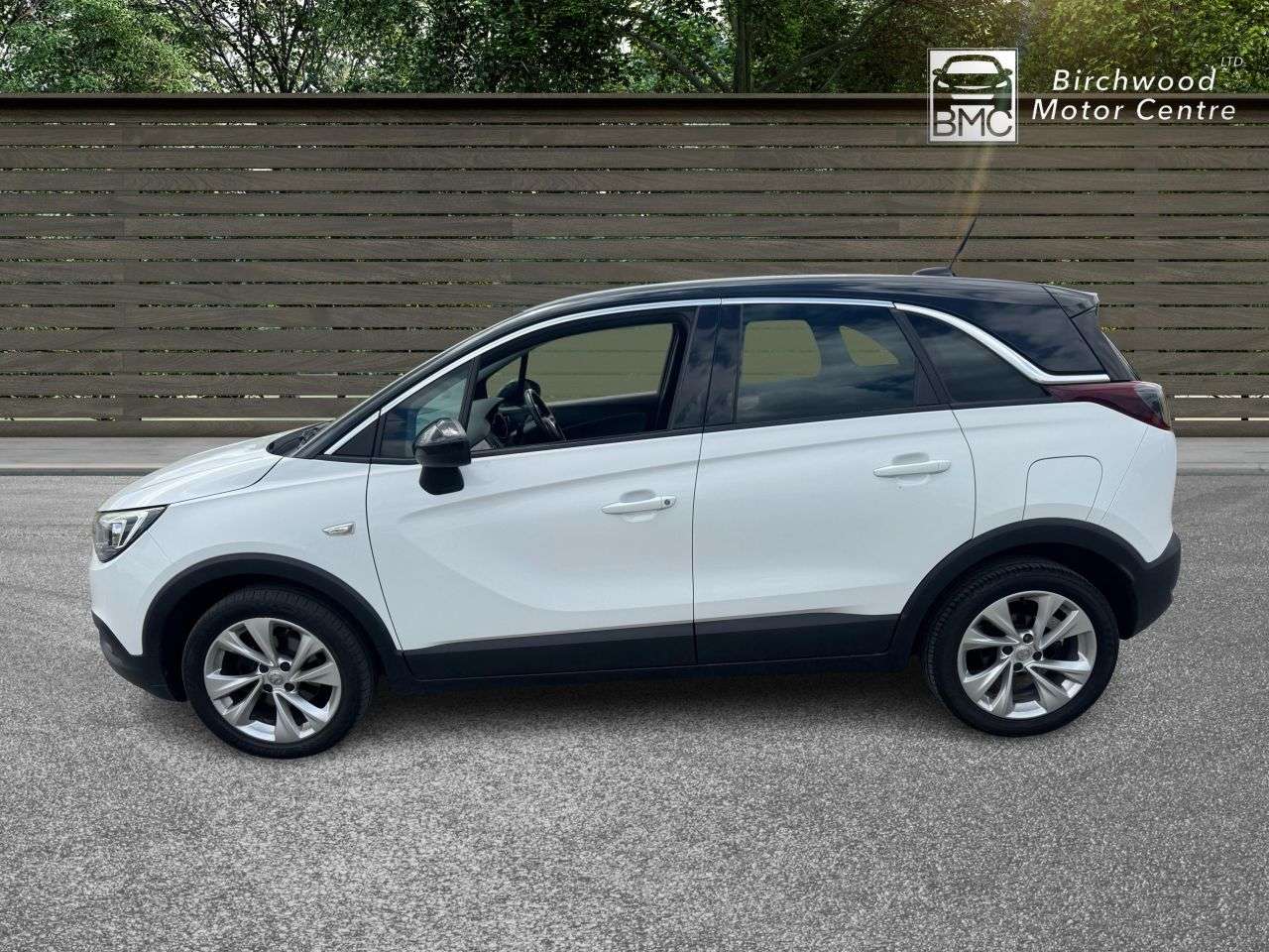 A 2018 VAUXHALL CROSSLAND X 1.6 Turbo D Tech Line Nav SUV 5dr Diesel Manual Euro 6 (s/s) (120 ps) LOW M A 2018 VAUXHALL CROSSLAND X 1.6 Turbo D Tech Line Nav SUV 5dr Diesel Manual Euro 6 (s/s) (120 ps) LOW M