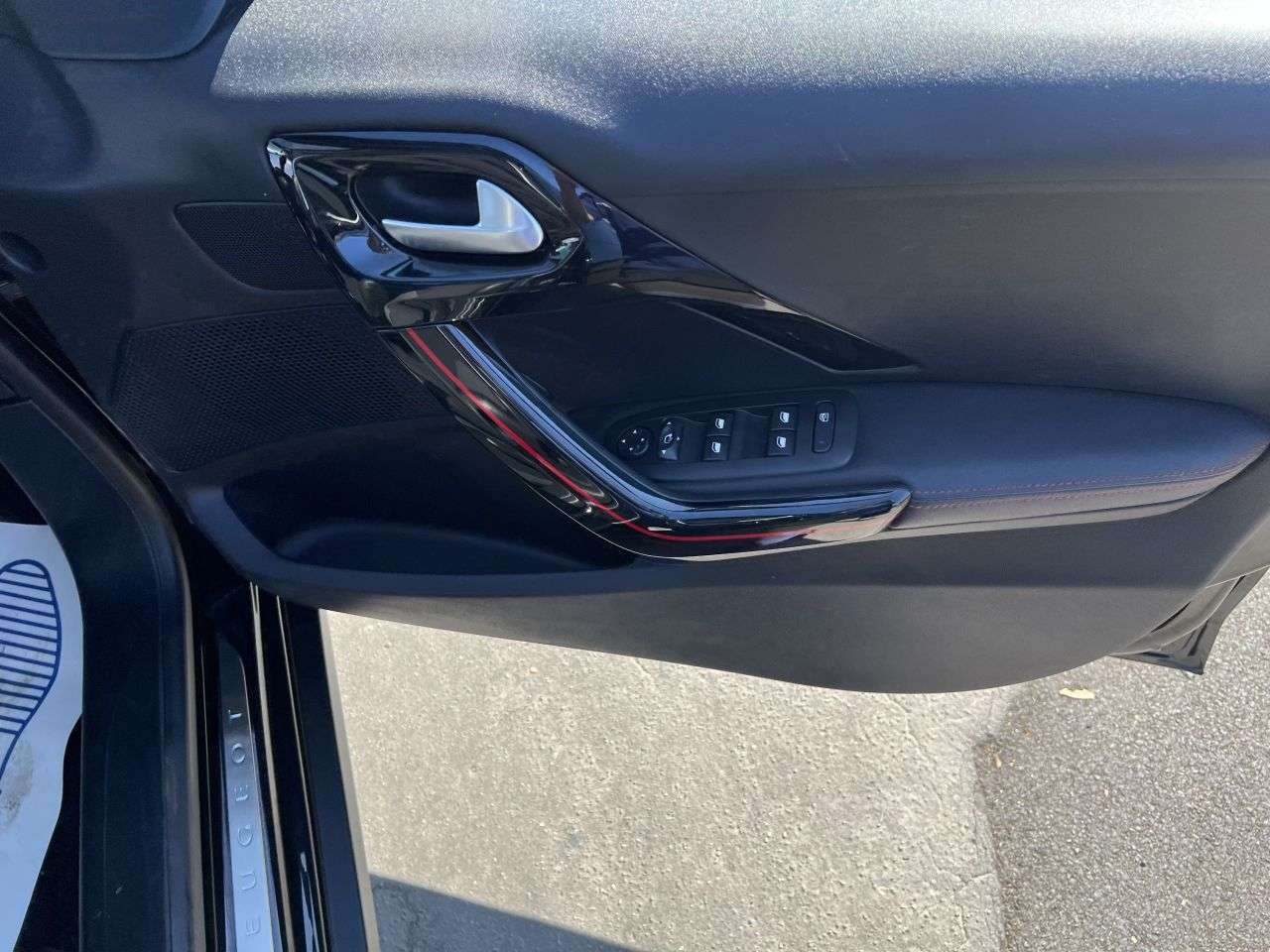 2018 PEUGEOT 2008 2018 PEUGEOT 2008