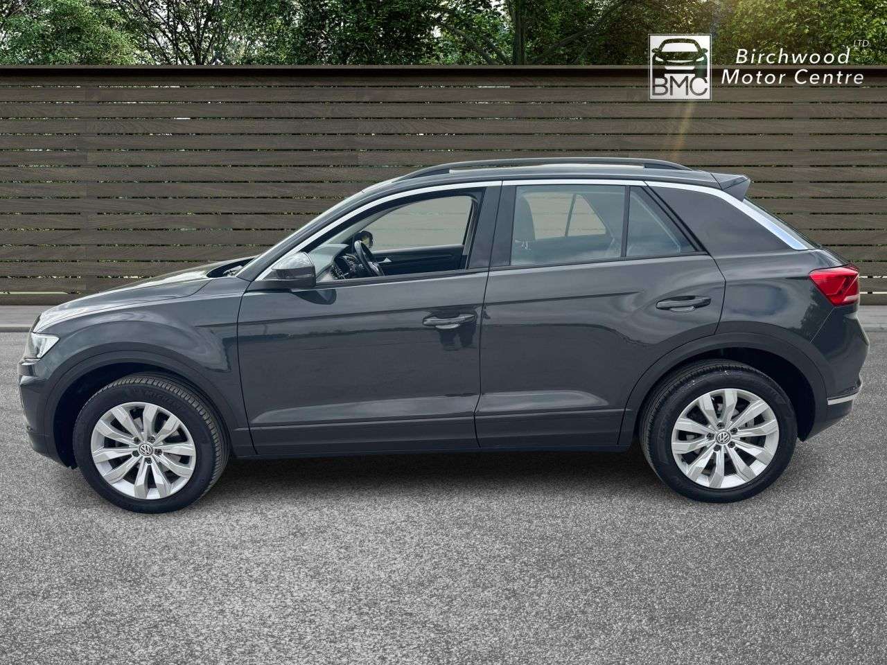 A 2019 VOLKSWAGEN T-ROC SE TSI A 2019 VOLKSWAGEN T-ROC SE TSI