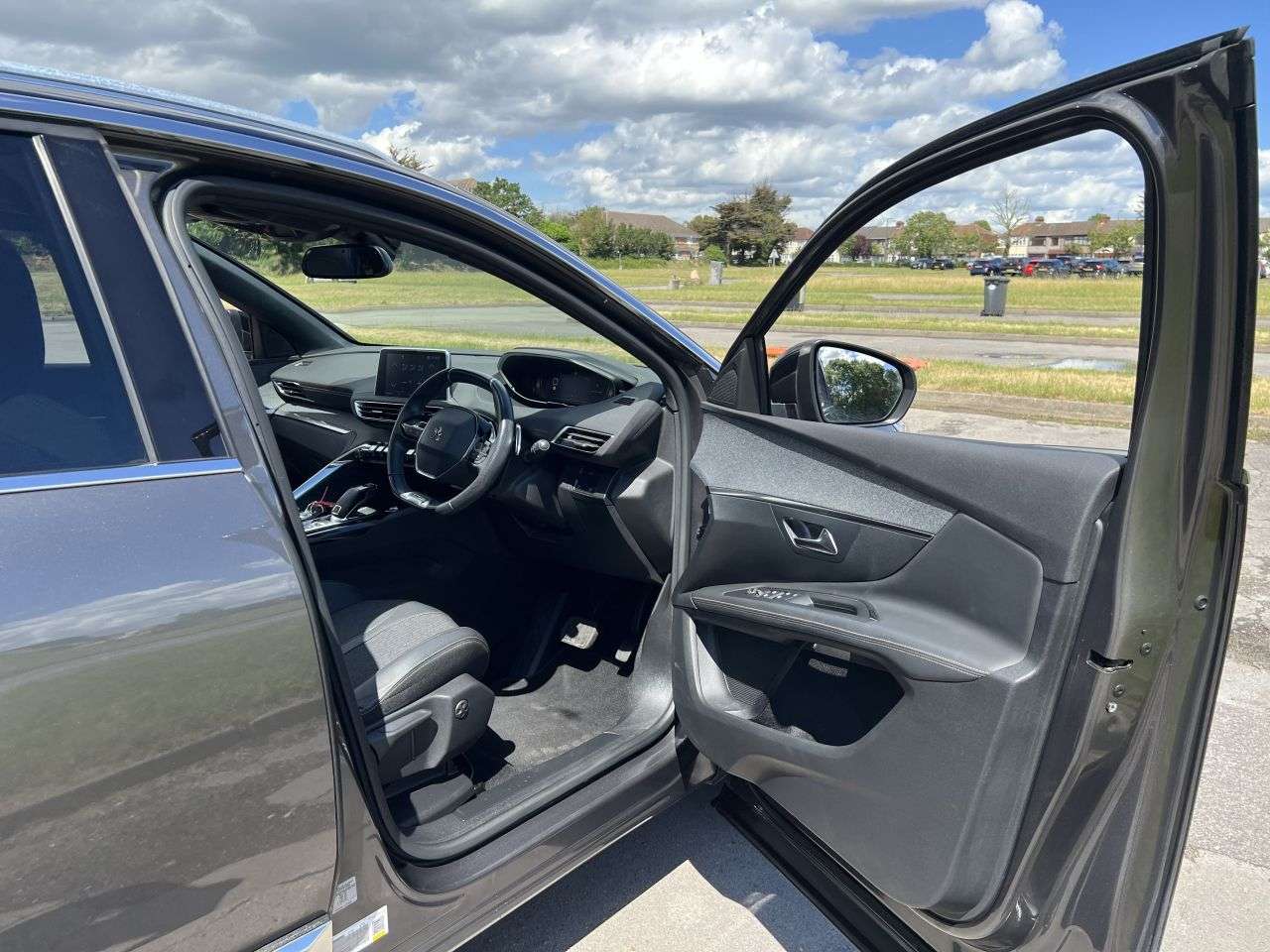 2020 PEUGEOT 3008 2020 PEUGEOT 3008