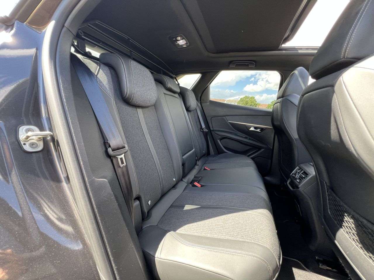 2020 PEUGEOT 3008 2020 PEUGEOT 3008