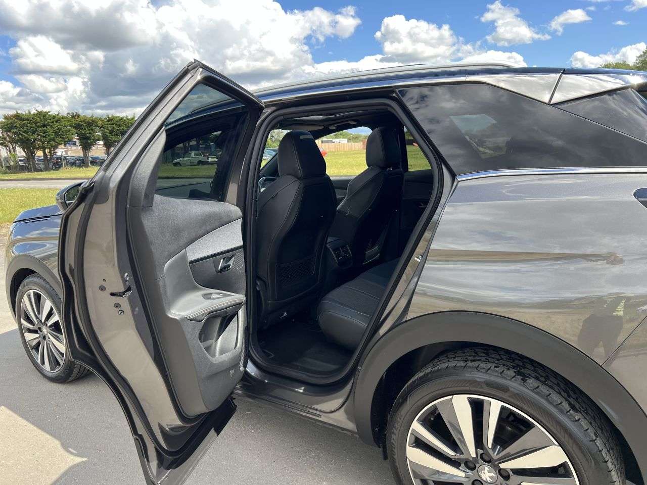 2020 PEUGEOT 3008 2020 PEUGEOT 3008