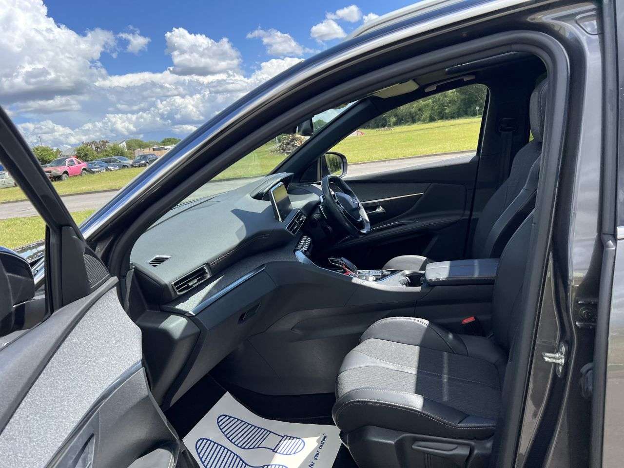 2020 PEUGEOT 3008 2020 PEUGEOT 3008