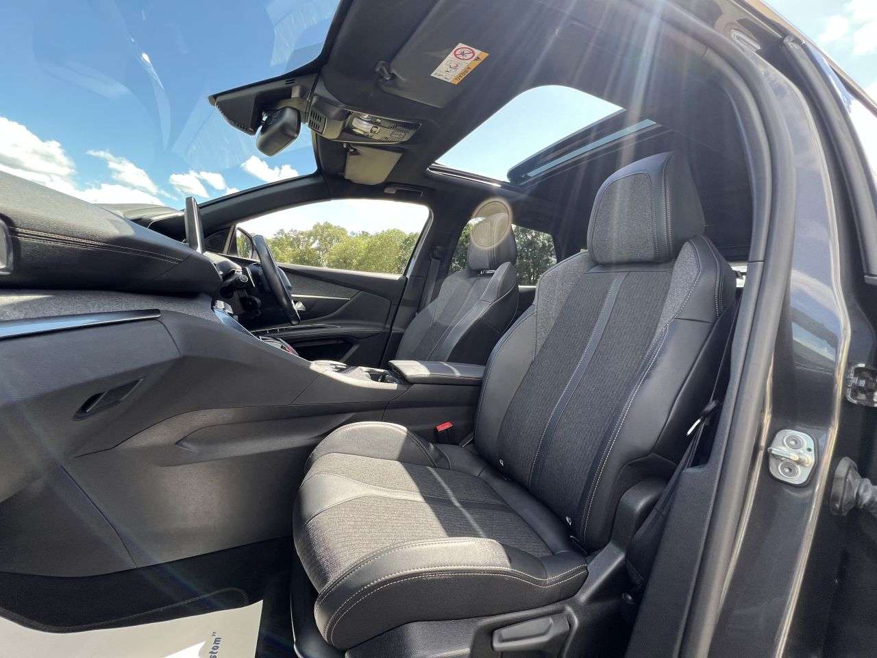2020 PEUGEOT 3008 2020 PEUGEOT 3008