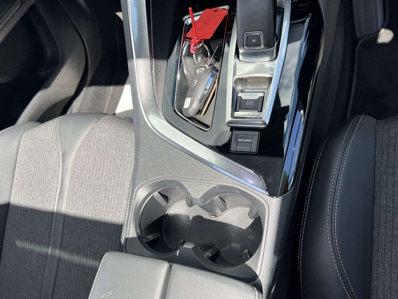 2020 PEUGEOT 3008 2020 PEUGEOT 3008