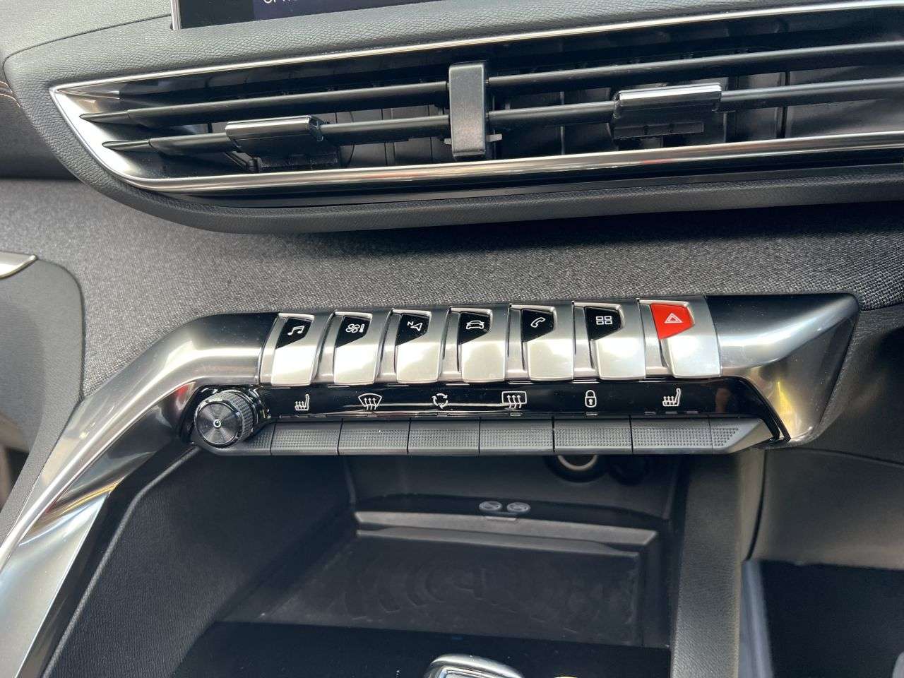 2020 PEUGEOT 3008 2020 PEUGEOT 3008