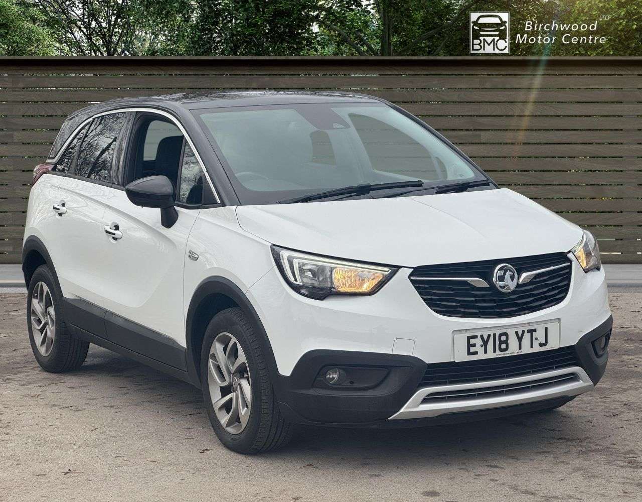 A 2018 VAUXHALL CROSSLAND X 1.2 Turbo Tech Line Nav SUV 5dr Petrol Manual Euro 6 (s/s) (130 ps) A 2018 VAUXHALL CROSSLAND X 1.2 Turbo Tech Line Nav SUV 5dr Petrol Manual Euro 6 (s/s) (130 ps)