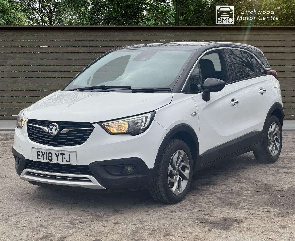 A 2018 VAUXHALL CROSSLAND X 1.2 Turbo Tech Line Nav SUV 5dr Petrol Manual Euro 6 (s/s) (130 ps) A 2018 VAUXHALL CROSSLAND X 1.2 Turbo Tech Line Nav SUV 5dr Petrol Manual Euro 6 (s/s) (130 ps)