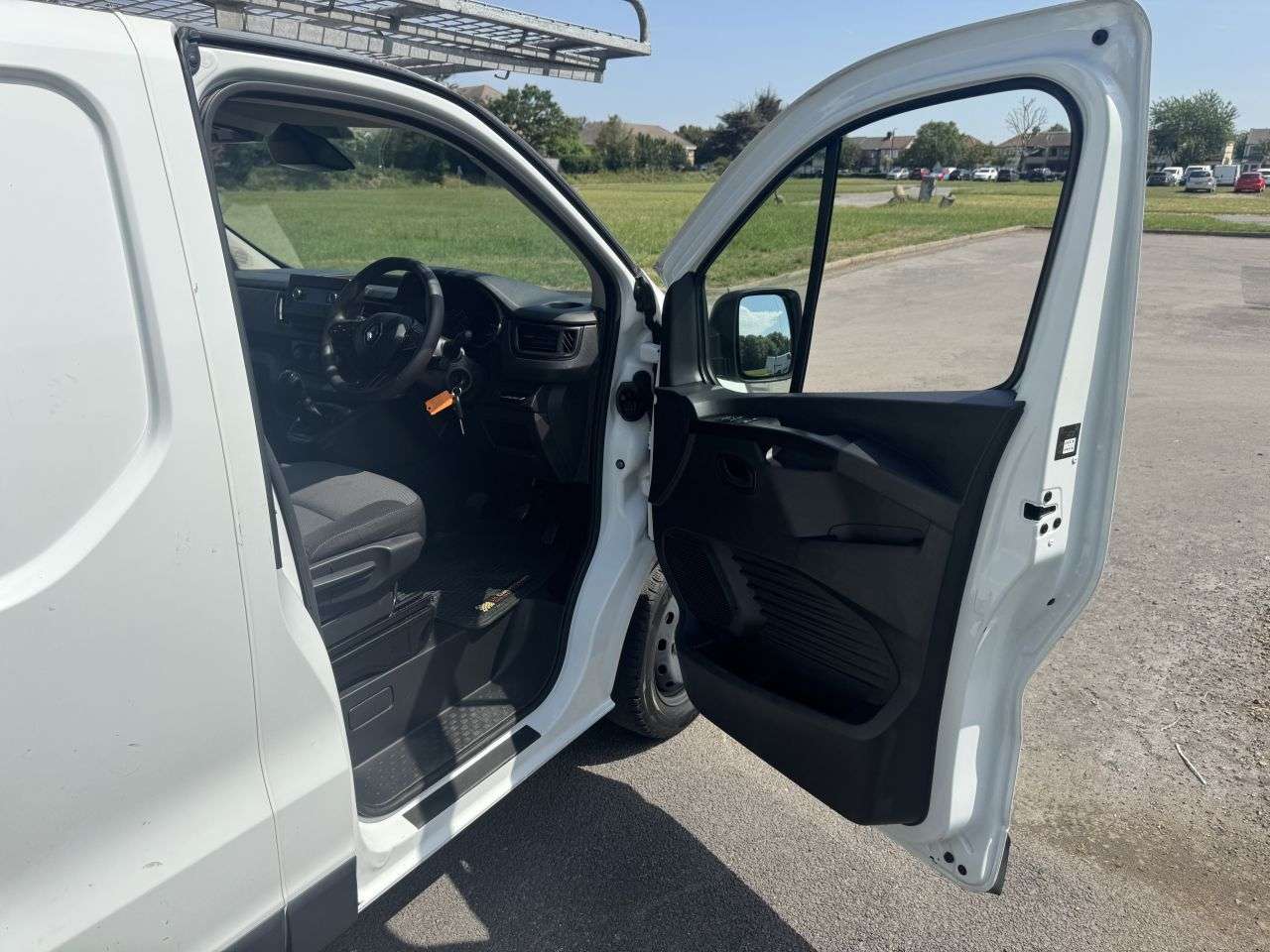 2024 RENAULT TRAFIC 2024 RENAULT TRAFIC